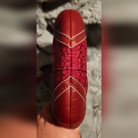 Coach Soho Rare Cherry Red Signature Canvas Leather Trim Swingpack Crossbody Bag - Picture 4 of 9